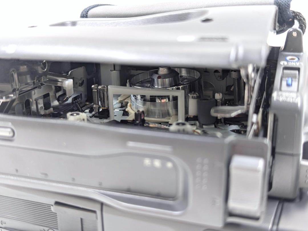 8mmテープのダビングに！ SONY ビデオカメラ CCD-TRV91 02