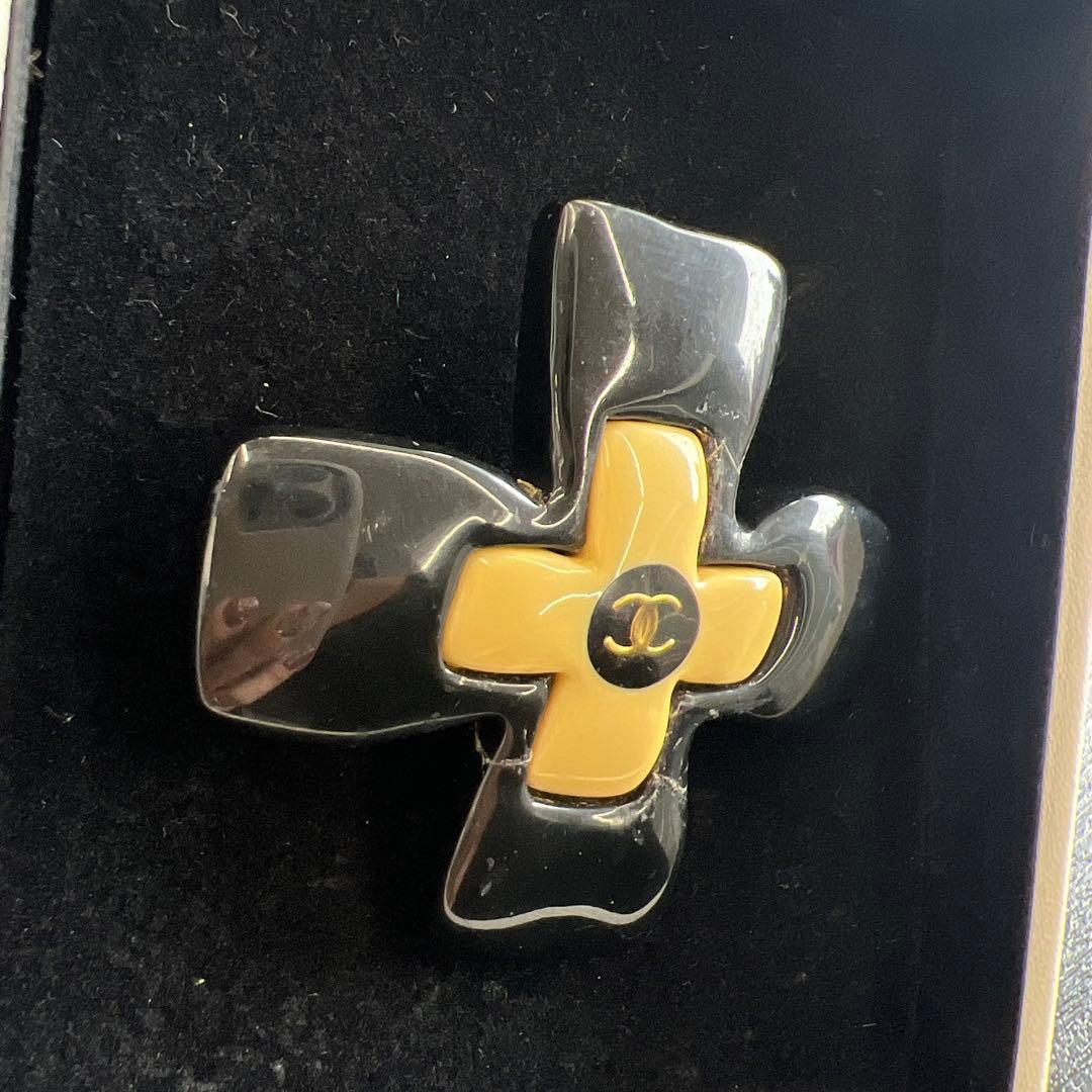 O677 CHANEL シャネル　ブローチ