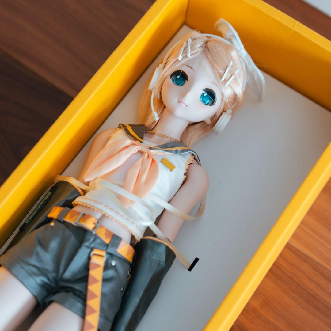 鏡音リン Dollfie Dream Sister ジャンパースカート付き