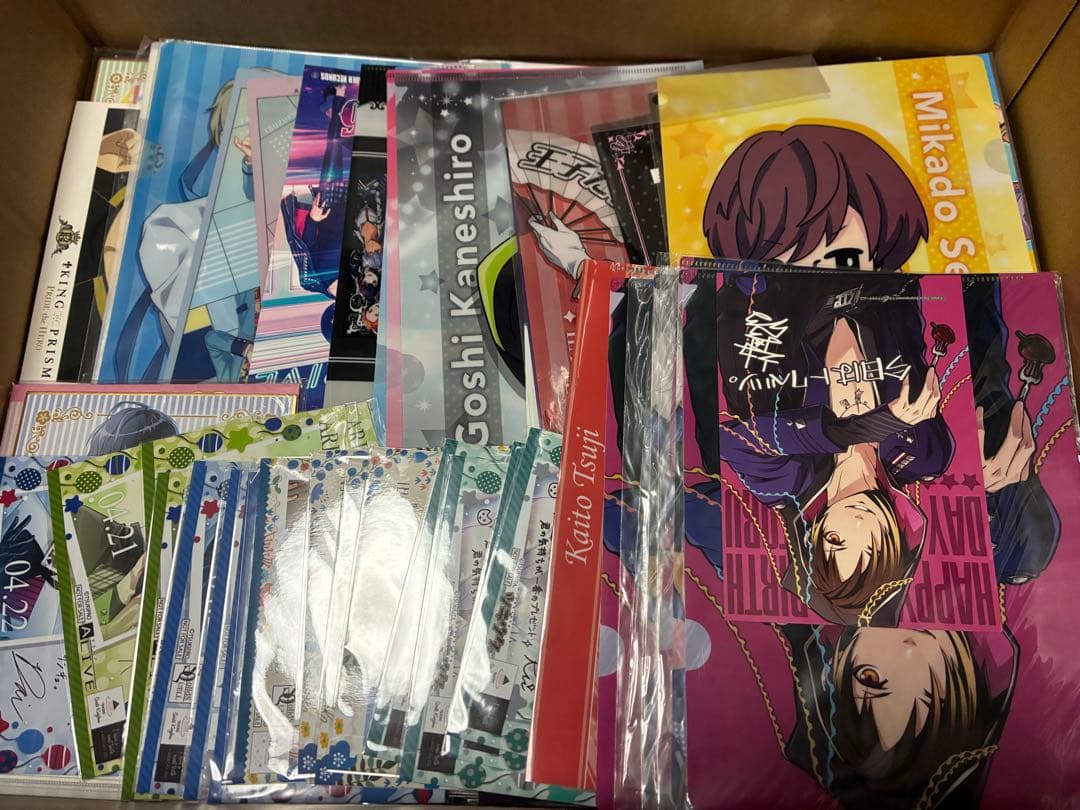 アニメ 漫画 大量 グッズ まとめ売り 缶バッジ カード アクリルスタンド
