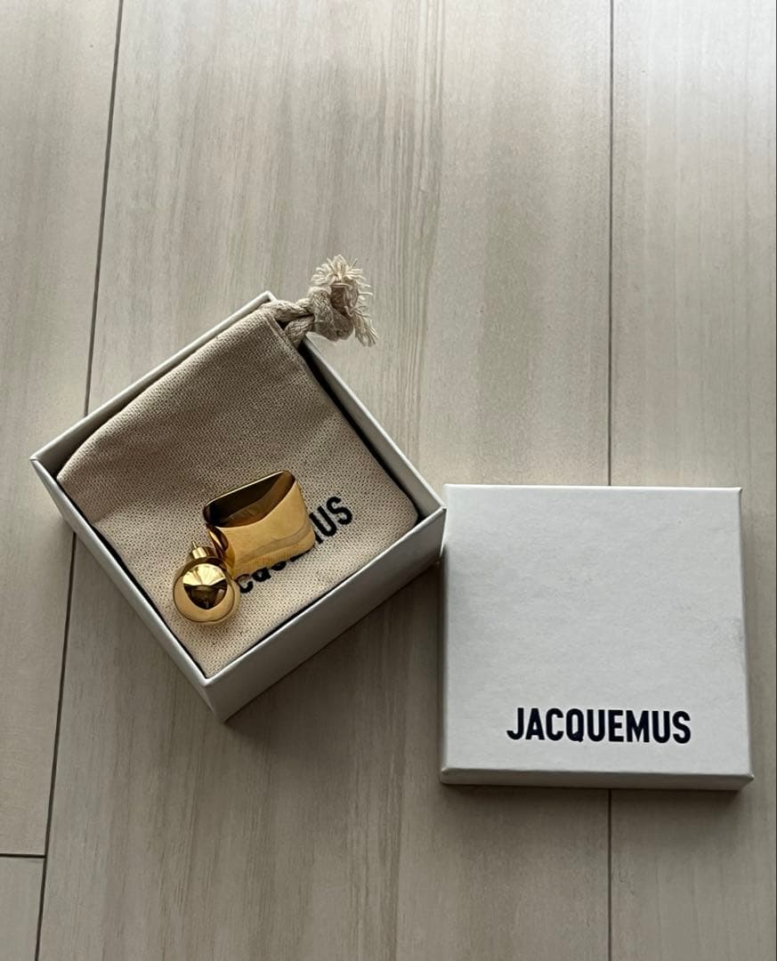 美品Jacquemus ジャックムス アシメントリーピアス gold