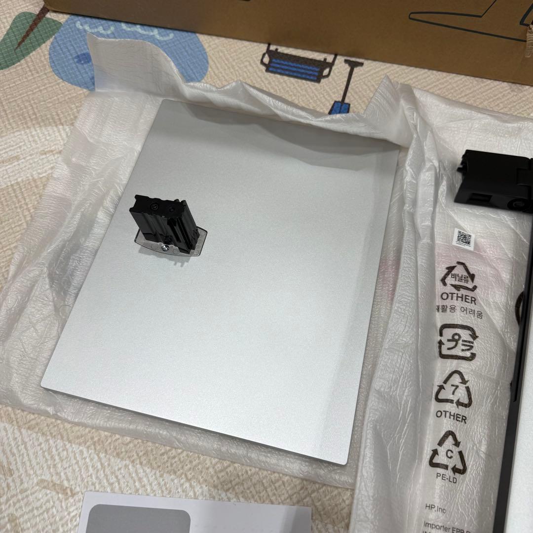 【ほぼ新品未使用品】HP E27u G5 モニター【タイプC給電可能】