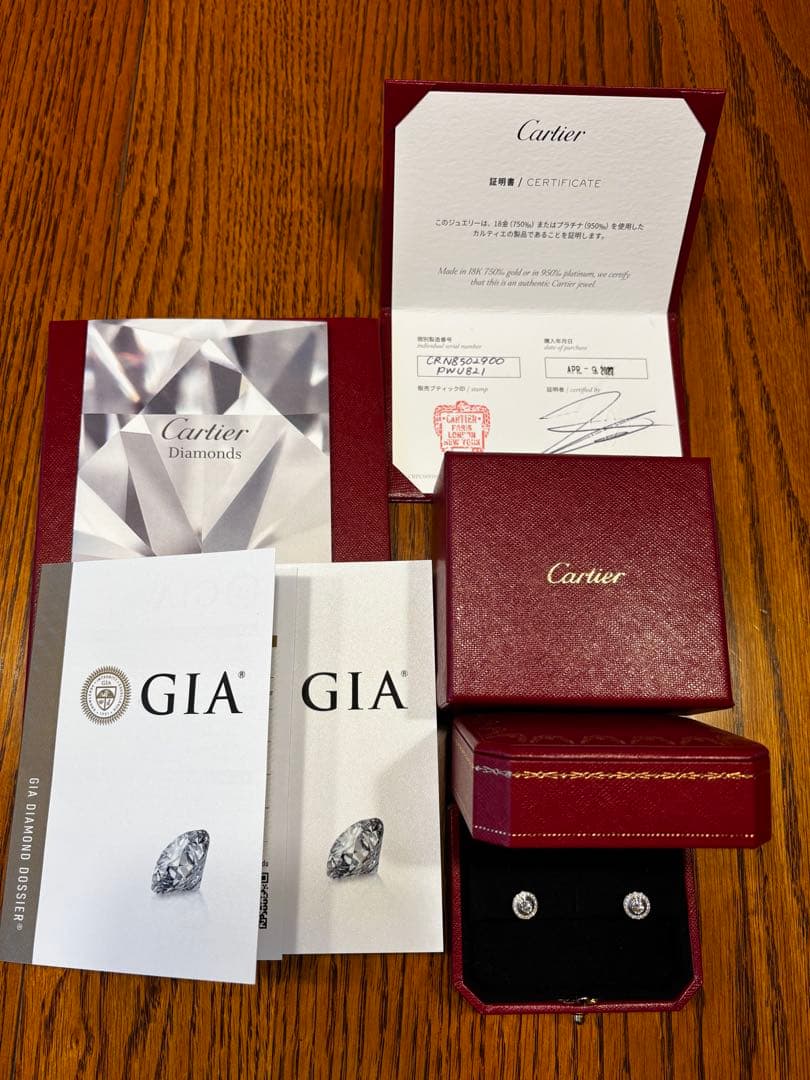 新品同様カルティエ ダムール ダイヤモンド ピアス ホワイトゴールド