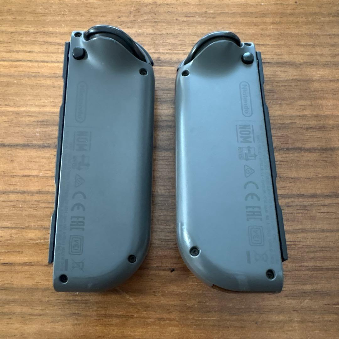 NINTENDO SWITCH 本体 付属品全部あり 持ち運びケース付き