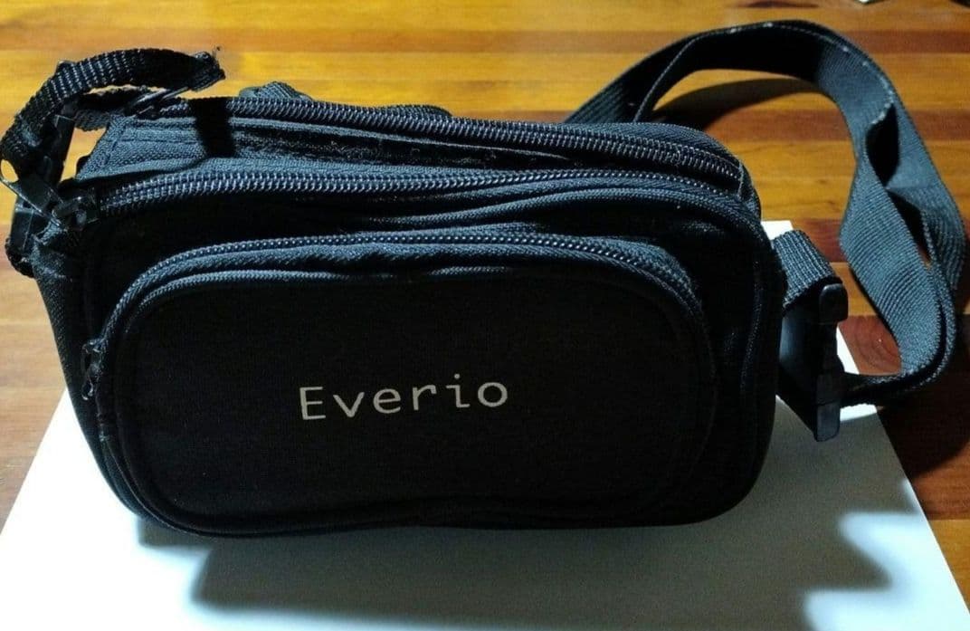 ビデオカメラ　エブリオ　Everio　GZ-HM670　専用ポーチ付