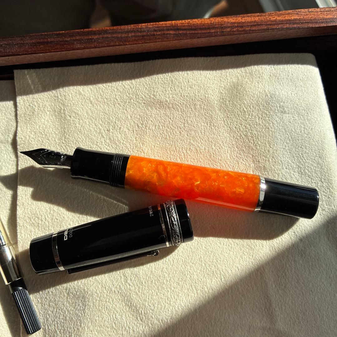 デルタドルチェビータミディアム　万年筆　18k M字