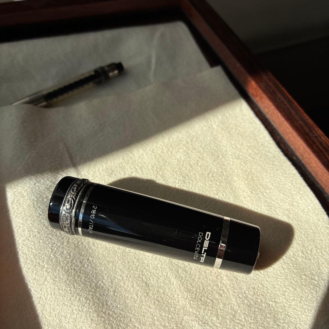 デルタドルチェビータミディアム　万年筆　18k M字