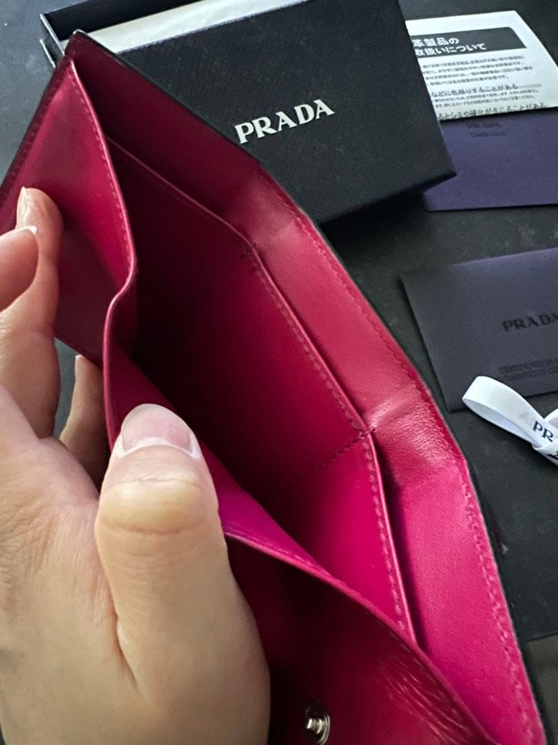 PRADA プラダ サフィアーノレザー 三つ折り財布　黒