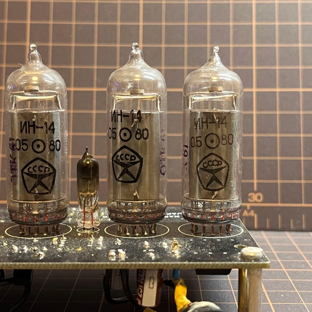 Andy Mario ニキシー管(IN-14)時計