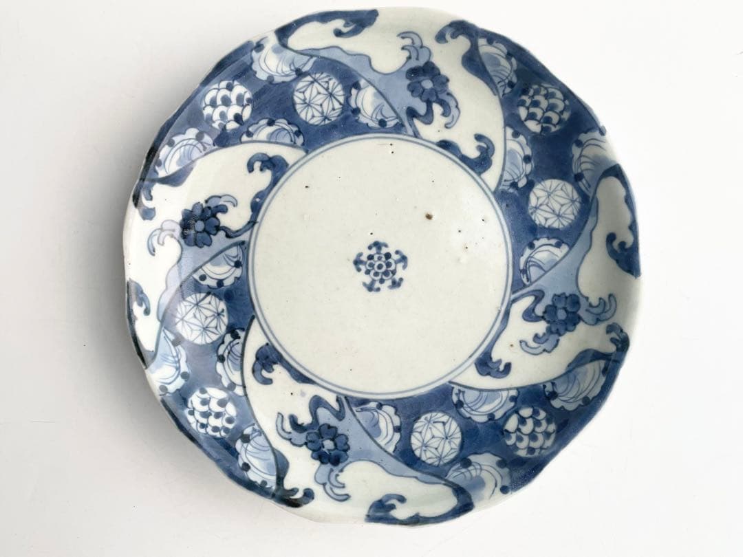 骨董　アンティーク　古伊万里　染付　波濤桜捻文様　六寸皿　丸皿　輪花皿　渦福