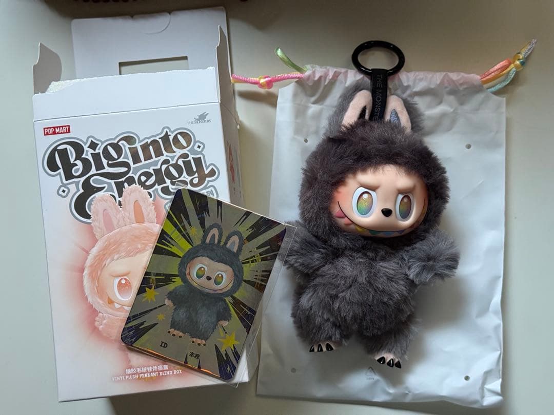 POP MART BIG INTO ENERGY シークレット