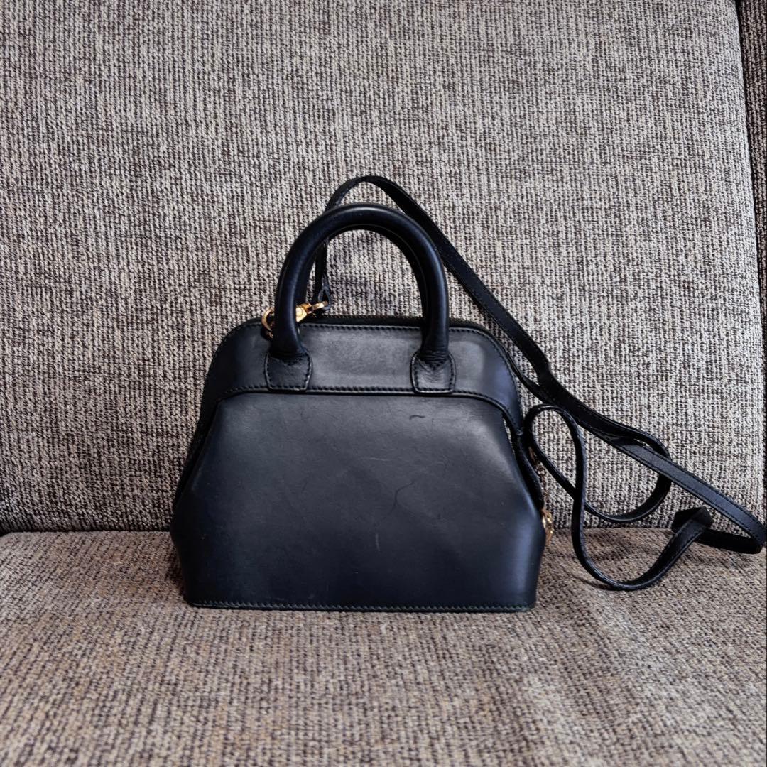 【希少】サルヴァトーレフェラガモ　ショルダーバッグ　ハイヒールモチーフ金具