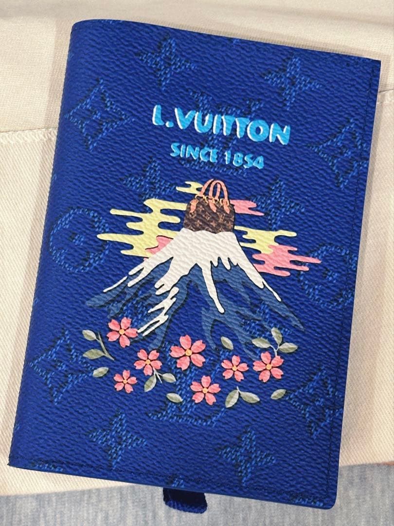 Louis Vuitton富士山パスポートカバー　クーヴェルテュール・パスポール