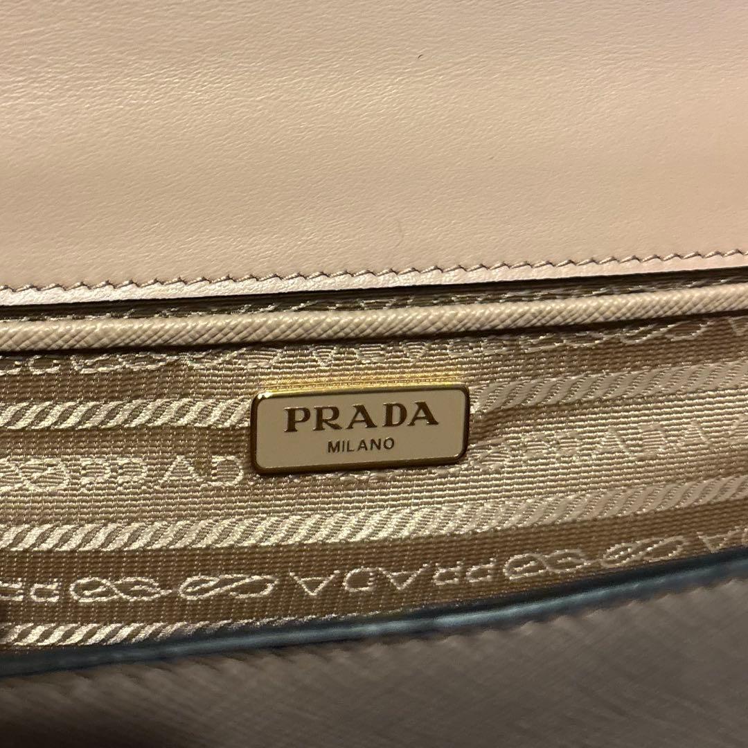 PRADA ベージュ ショルダーバッグ 保存袋付き　卒園式　入学式