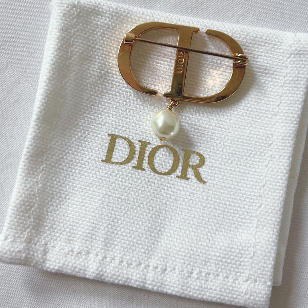 ディオール　Petit CD ブローチ