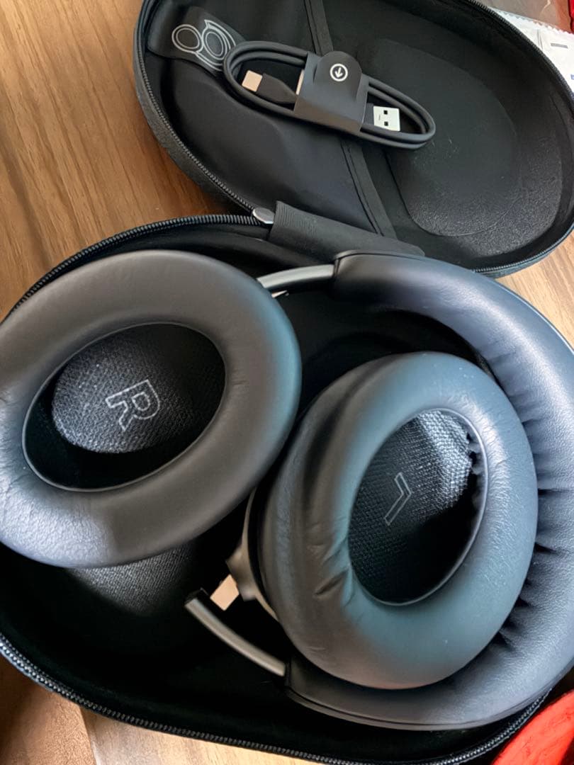 Bose ワイヤレスヘッドホン ハードケース付き