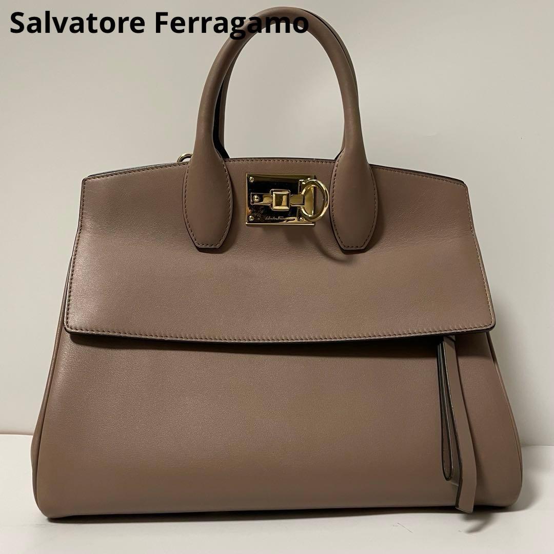 ✨極美品✨　Salvatore Ferragamo スタジオ　ハンドバッグ