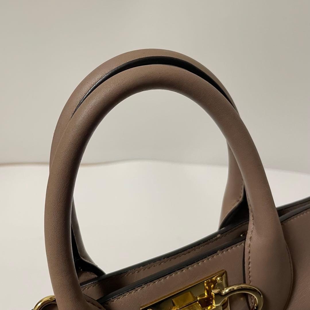 ✨極美品✨　Salvatore Ferragamo スタジオ　ハンドバッグ