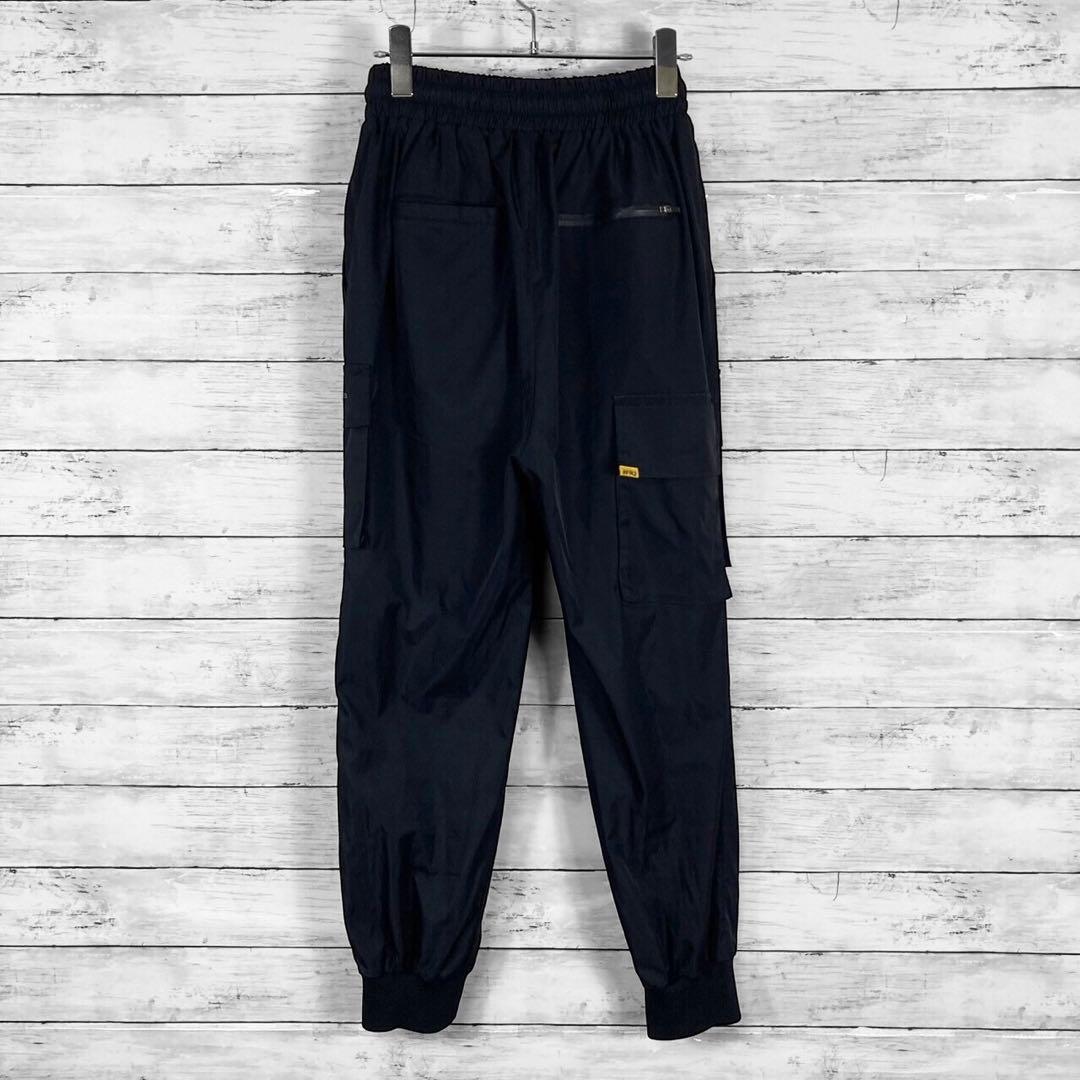 入手困難！ エフアールツー ストレッチカーゴパンツ ブラック