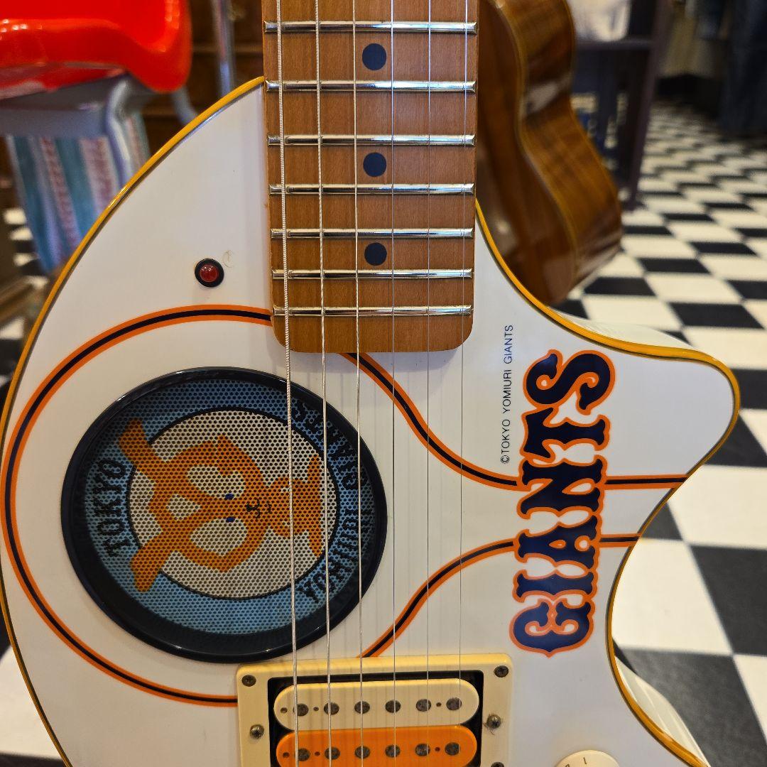 FERNANDES ZO-3 読売ジャイアンツ 限定 アンプ内蔵ギター