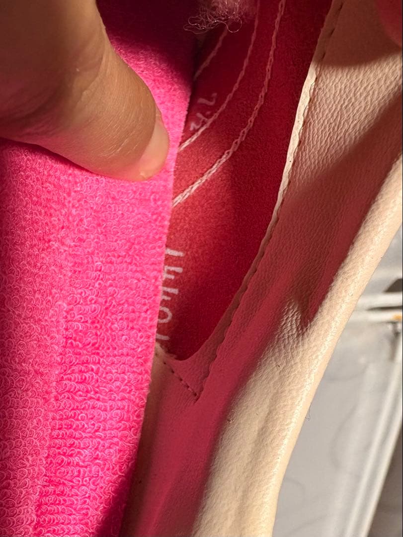 ※※注意※※正確なサイズ不明【adidas gazelle ピンク 】