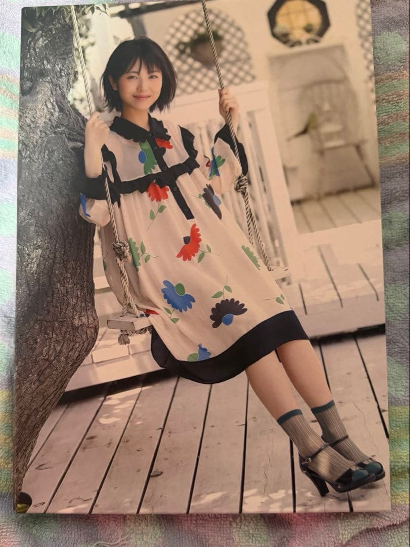 浜辺美波　日経BP SHOP限定　特装版　気ままに美波　直筆サイン付きセット