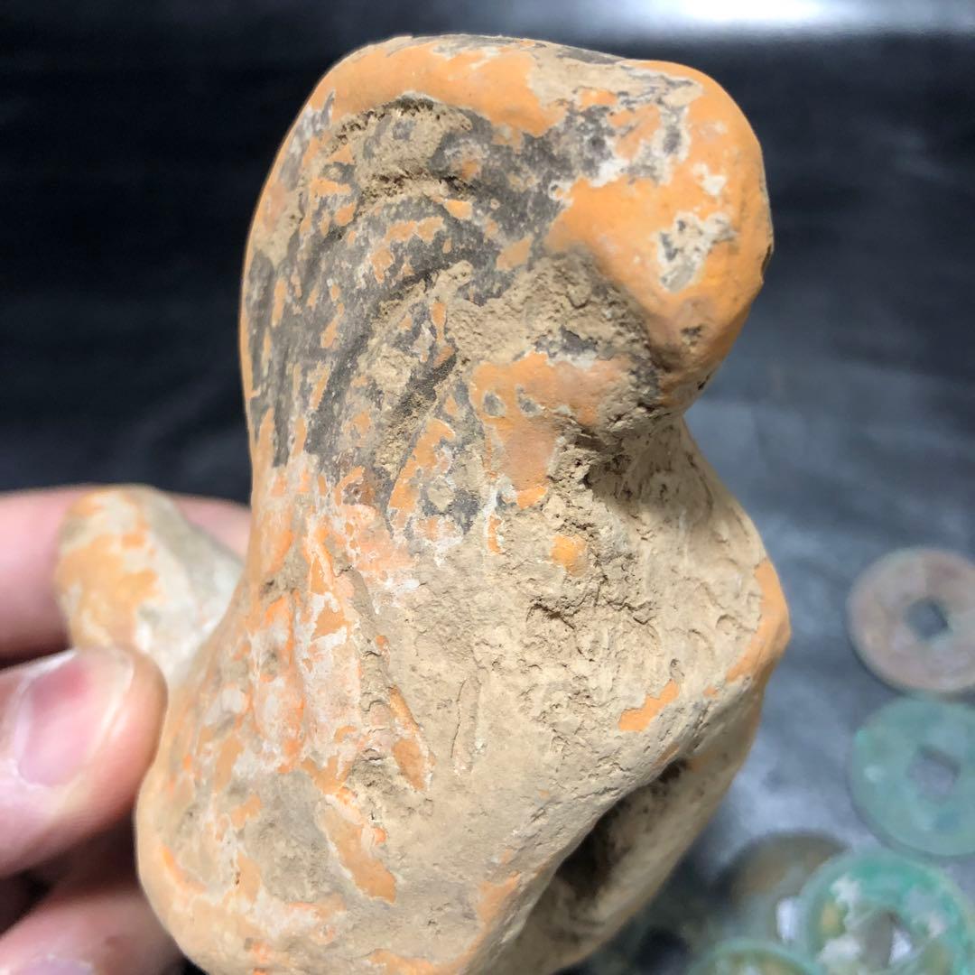 ◼️蔵から中国古銭と一緒の箱から出てきた5体の内の1体　鶏ニワトリ中国古美術土器