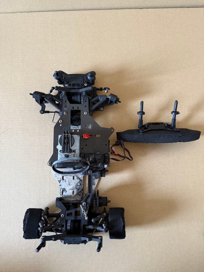 京商V-one エンジンカーシャーシ、パーツ取り用シャーシセット