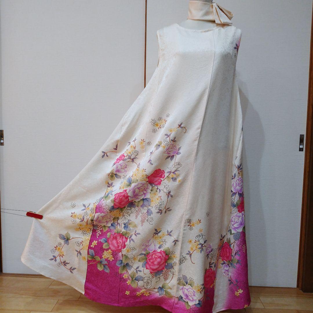 振袖 薔薇柄　クリームホワイト　後ろ背中編込み　ロングワンピース