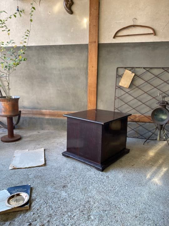 ビンテージ  小ぶりのキャビネット