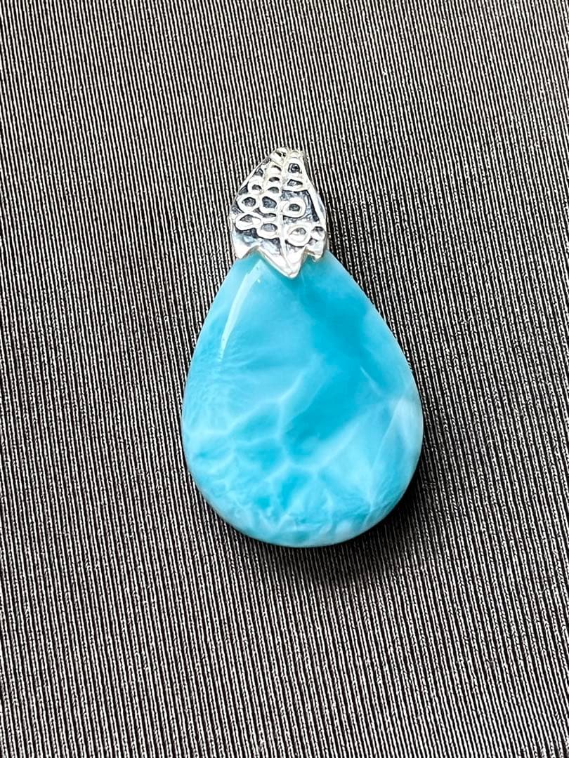 天然石☆高品質！ラリマーしずく型ペンダントトップ☆リーフバチカン&ブルーが美しい