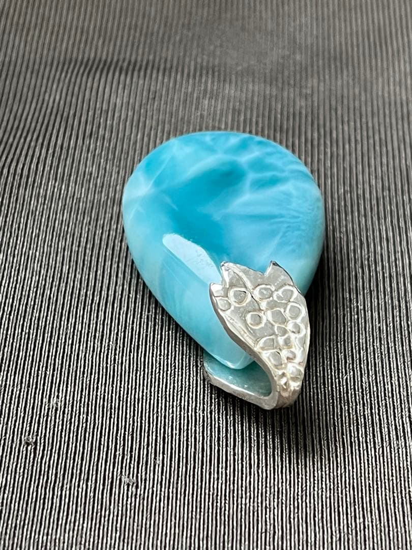 天然石☆高品質！ラリマーしずく型ペンダントトップ☆リーフバチカン&ブルーが美しい