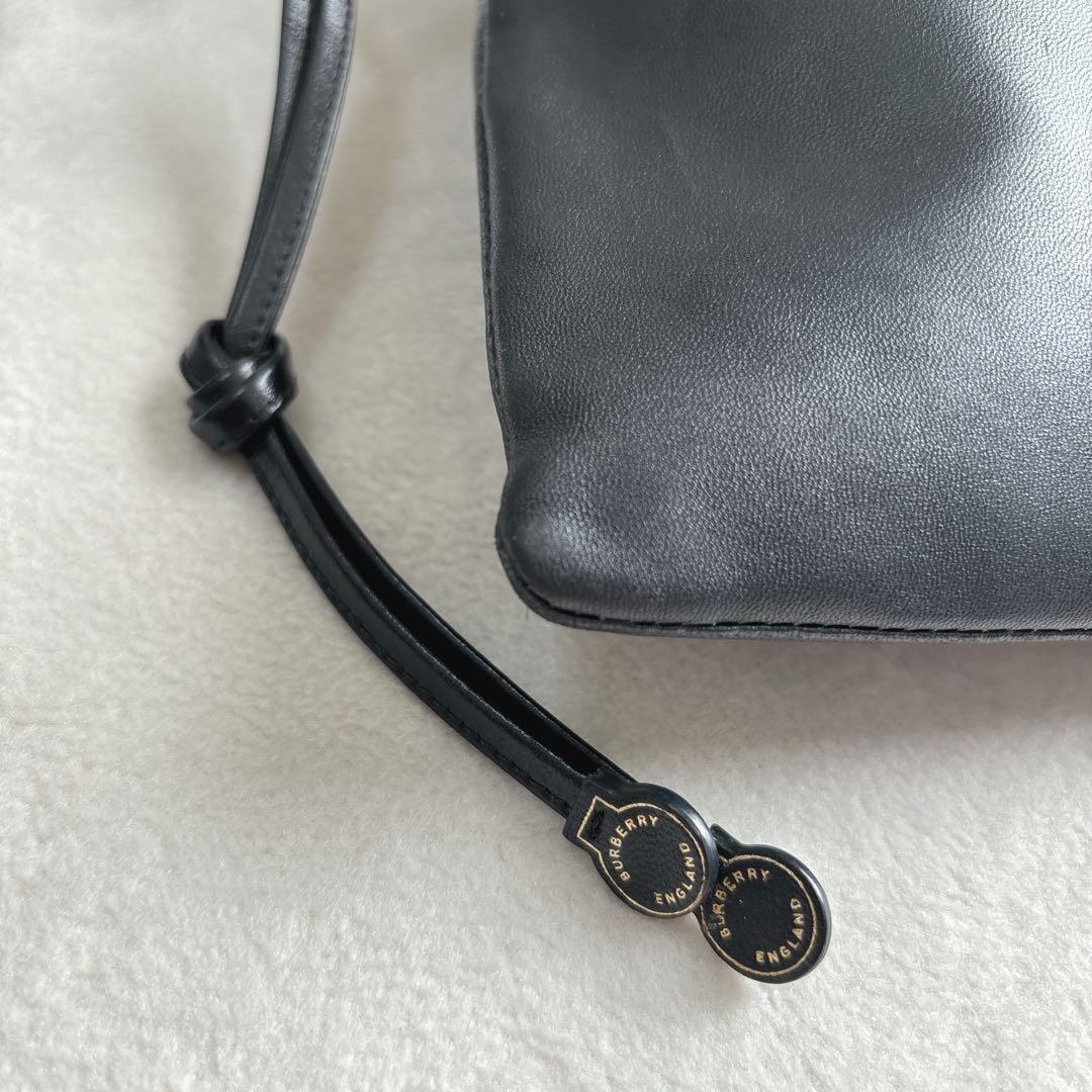 【美品】バーバリー　レザー　ショルダーバッグ　スマホ　サコッシュ　ロゴ