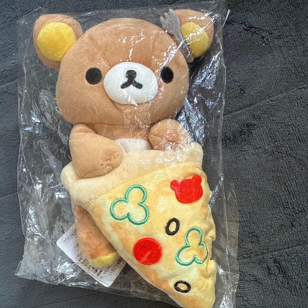 リラックマストア限定　タグ付き　ぬいぐるみ　リラックマ　ピザ