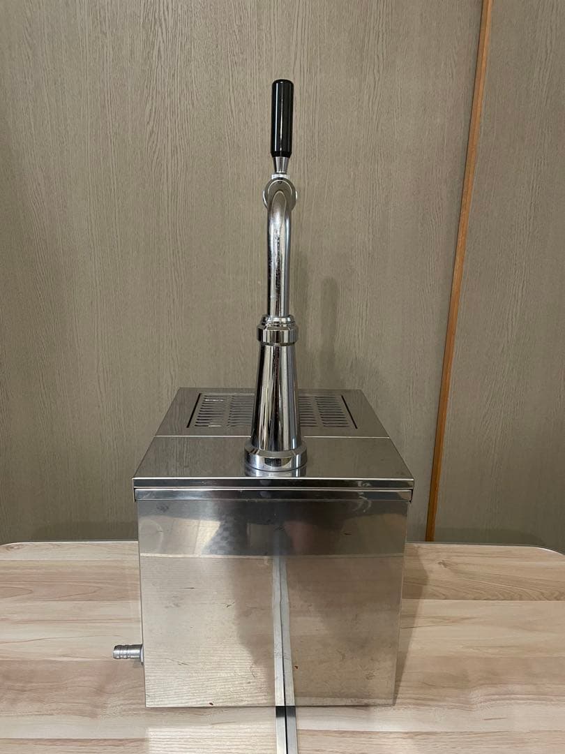 炭酸ガス5kg付‼️ 値引き交渉 可❗️ ビールサーバー氷冷式 タワー型