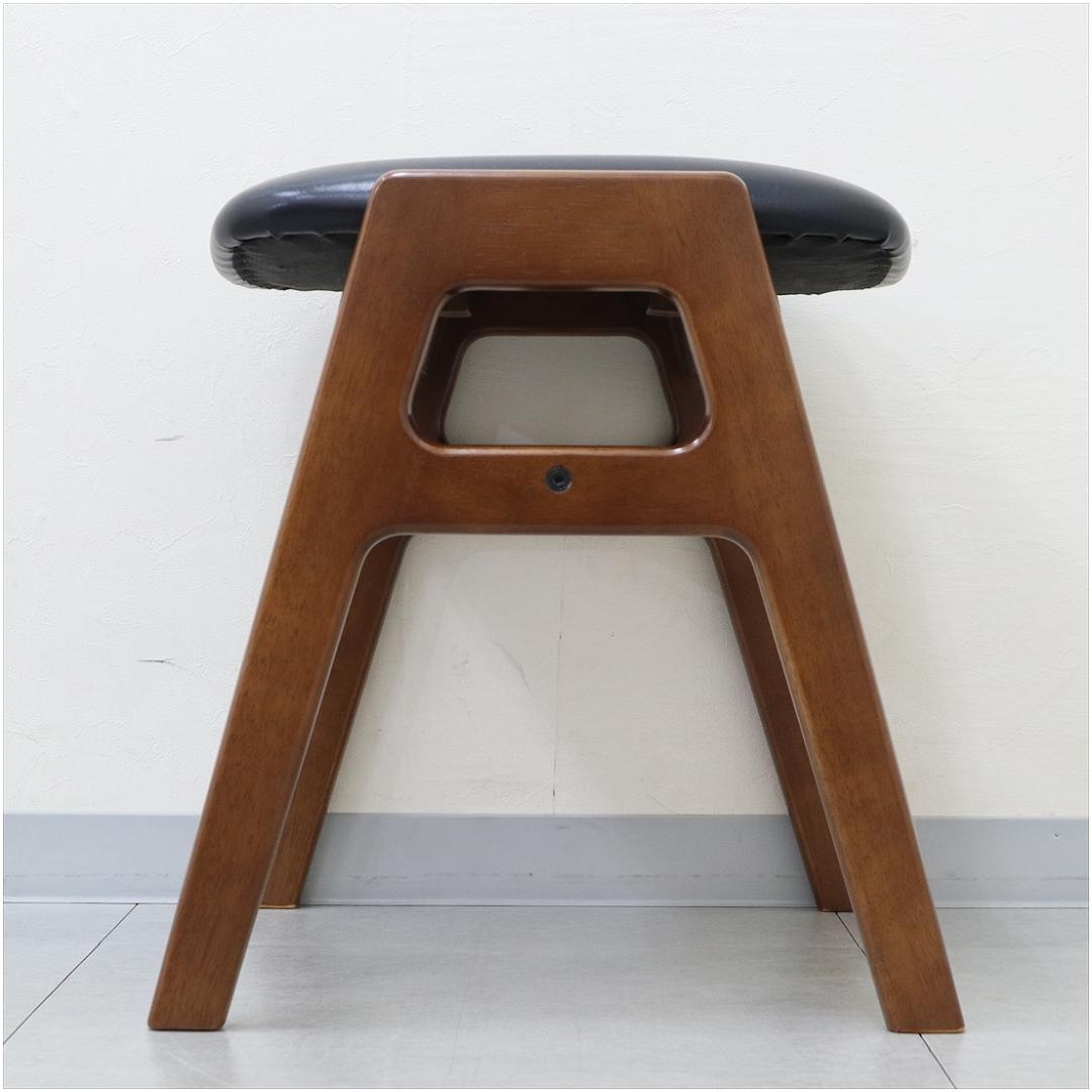 極美品 カリモク60 スタッキング スツール スタンダート ブラック 椅子