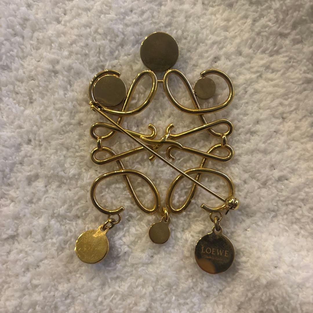 ロエベ ブローチ（色付き石付き） セット