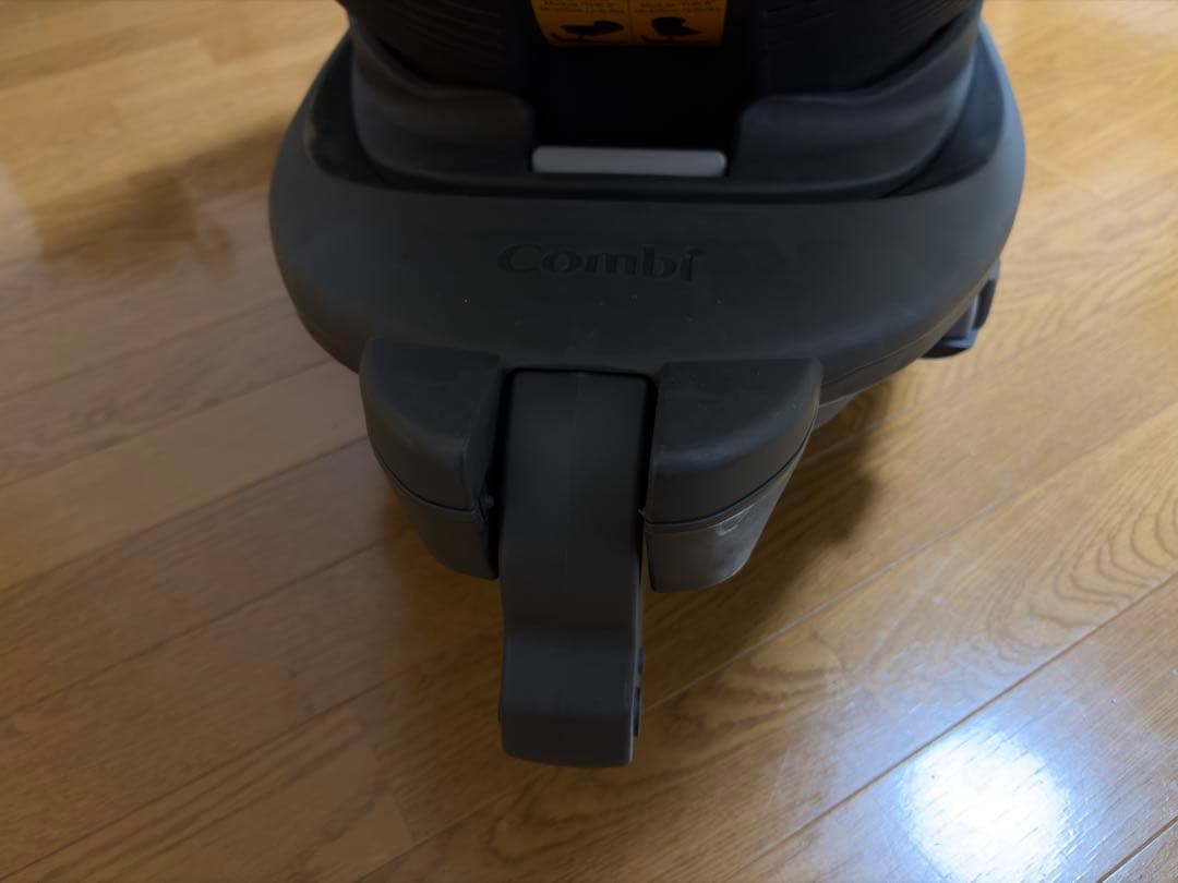 最上位モデルCombi THES ISOFIXエッグショックZB690 ザエス