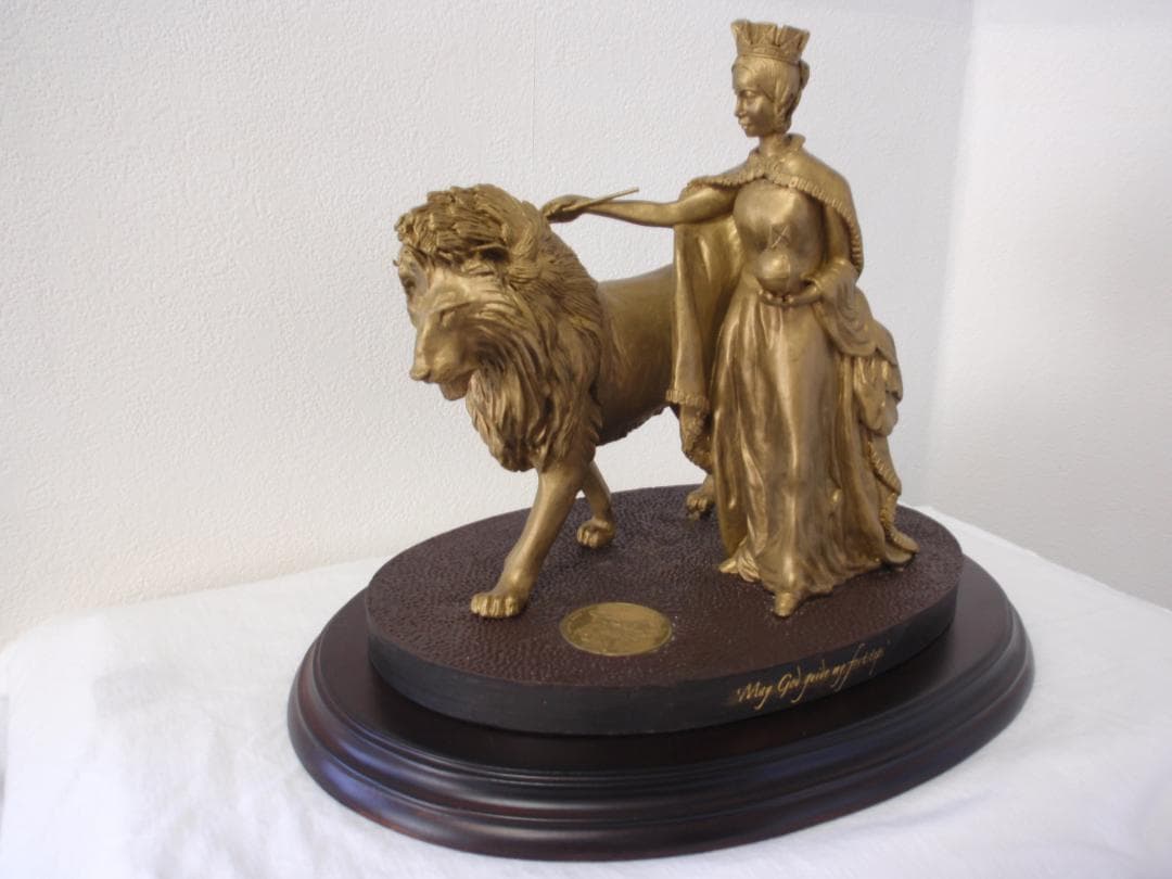 英国ビクトリア女王☆ウナとライオン☆