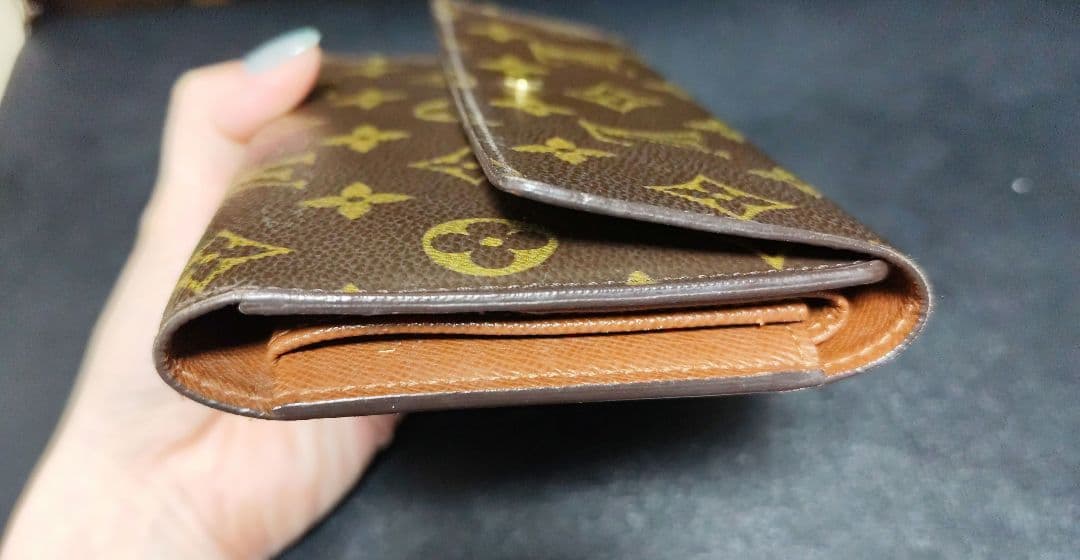 LOUISVUITTON ルイヴィトン ポルトフォイユ インターナショナル