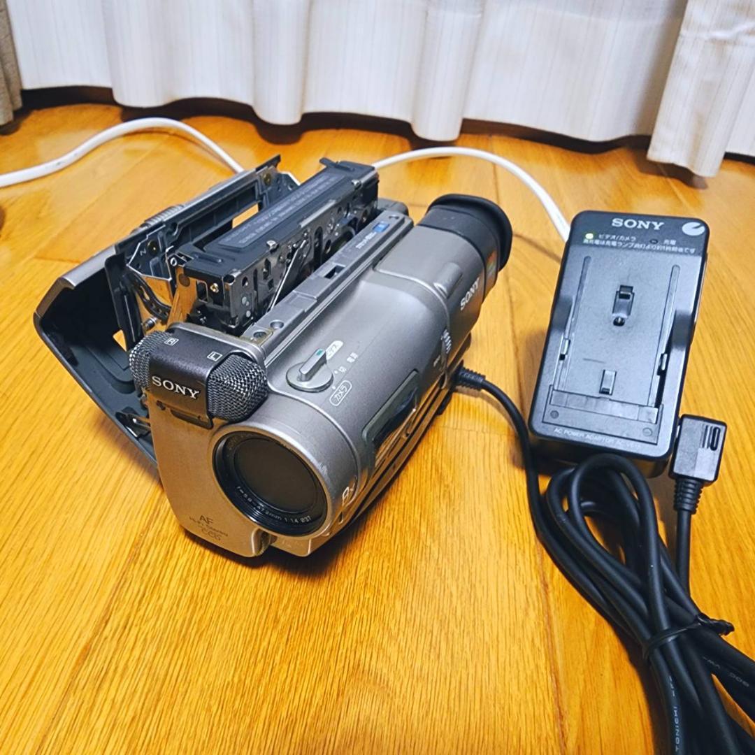 【動作確認済】SONY Hi8 高画質 CCD-TR1 ビデオカメラ セット