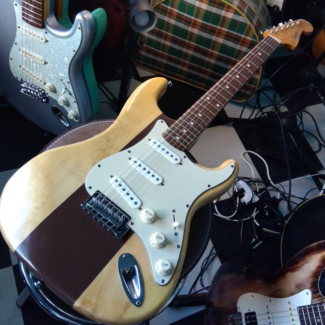 ストラトキャスター ナチュラル/ブラウン