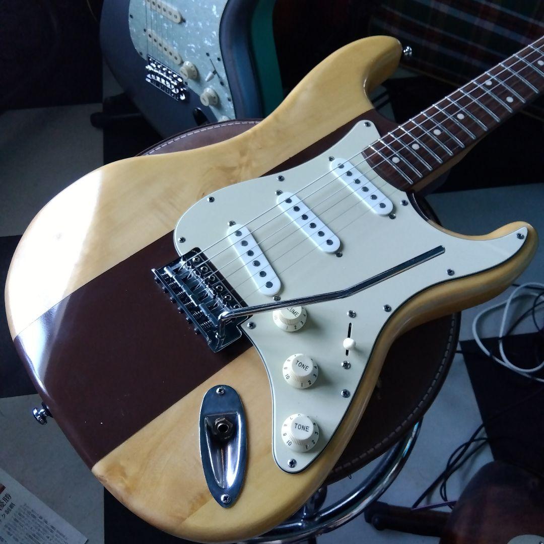 ストラトキャスター ナチュラル/ブラウン