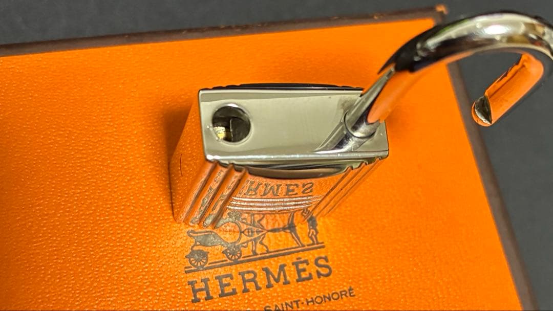 美品　エルメス シルバー　カデナ　南京錠　パドロック　鍵　キー　NO120