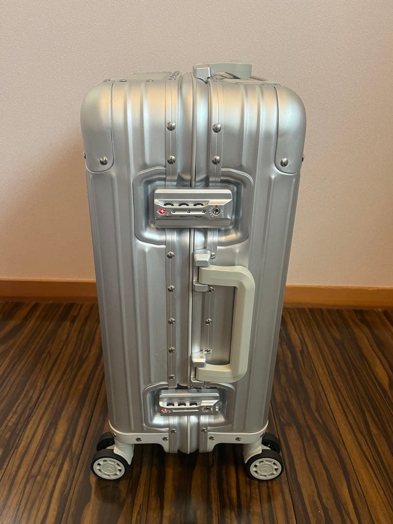 週末限定値下げ¥45000→¥40000ベンツキャリーケース32Ｌ