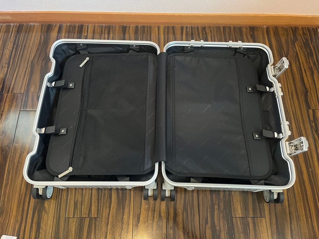 週末限定値下げ¥45000→¥40000ベンツキャリーケース32Ｌ