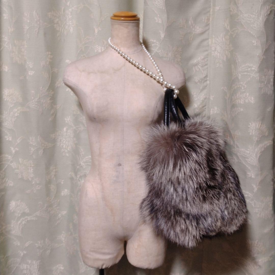 新品未使用✩シルバーフォックス✩ファーバッグ✩ふかふか✩全面ファー