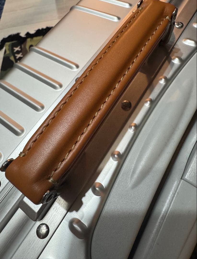 イノベーター アルミ　スーツケース　36Ｌ　innovator キャリーケース