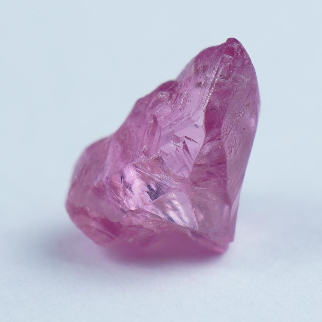 ウインザサファイア　結晶　タンザニア産