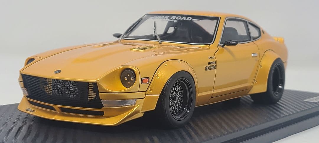 ミニカー 1/18 Nissan Fairlady Z (S30) STAR ROAD